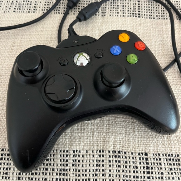 XBOX 360 Bundle - Picture 6 of 8